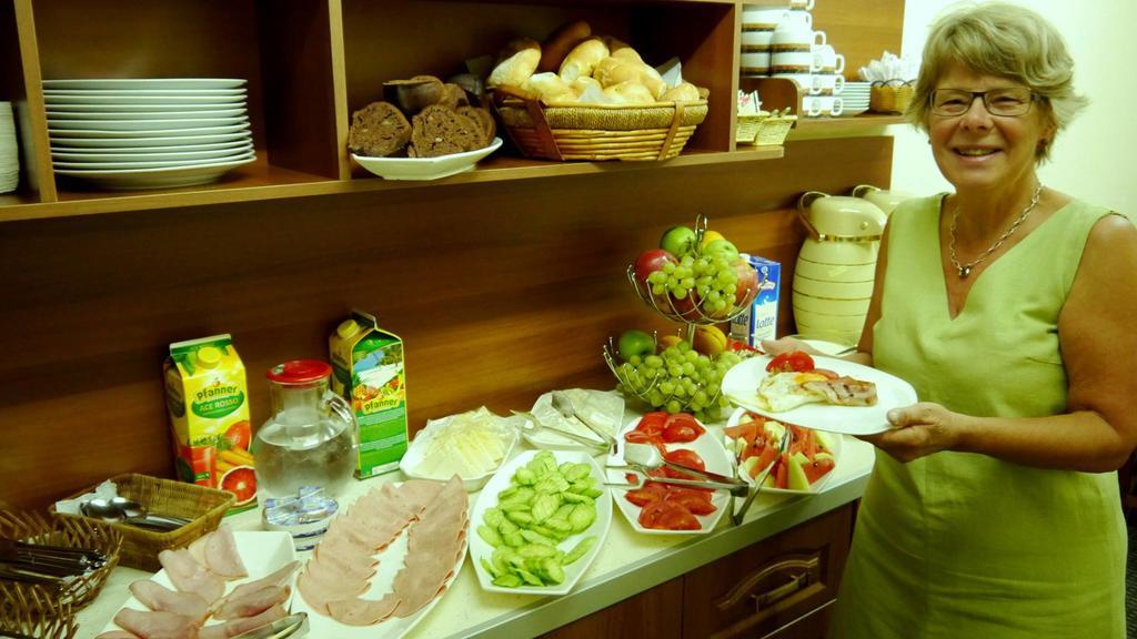 Kruja Hotel Тирана Екстер'єр фото