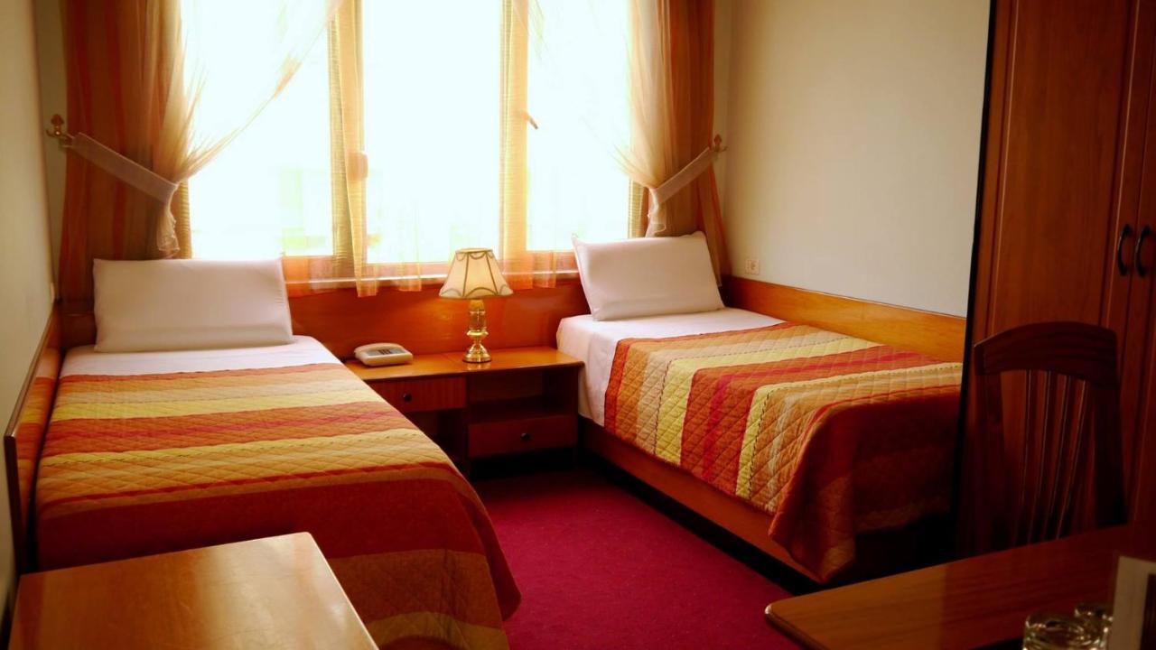 Kruja Hotel Тирана Екстер'єр фото