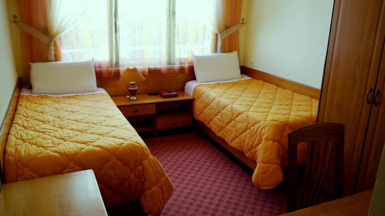 Kruja Hotel Тирана Екстер'єр фото